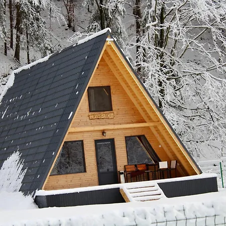 Laica, Romania Case de vacanță *